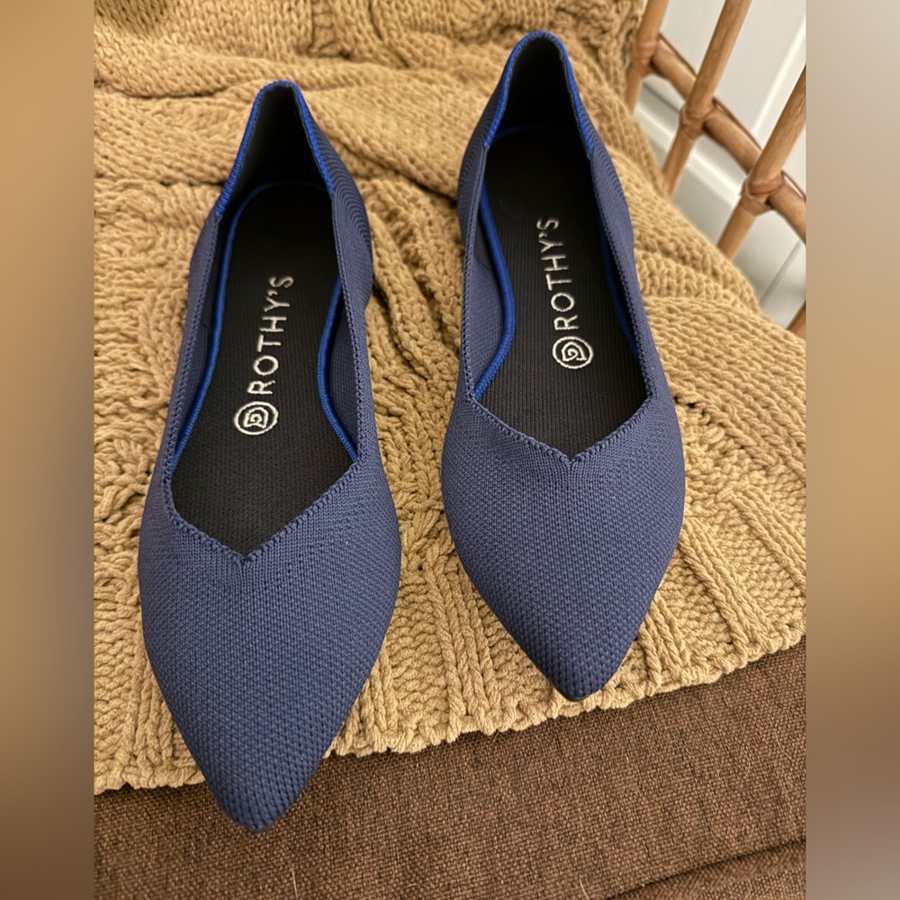 Rothy’s The Point in Navy size 8.5
